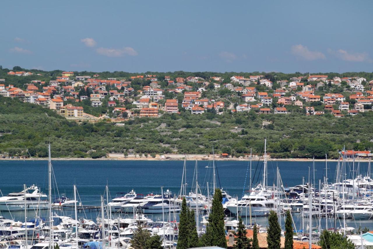 Apartments With A Parking Space Kornic, Krk - 5306 Exterior foto