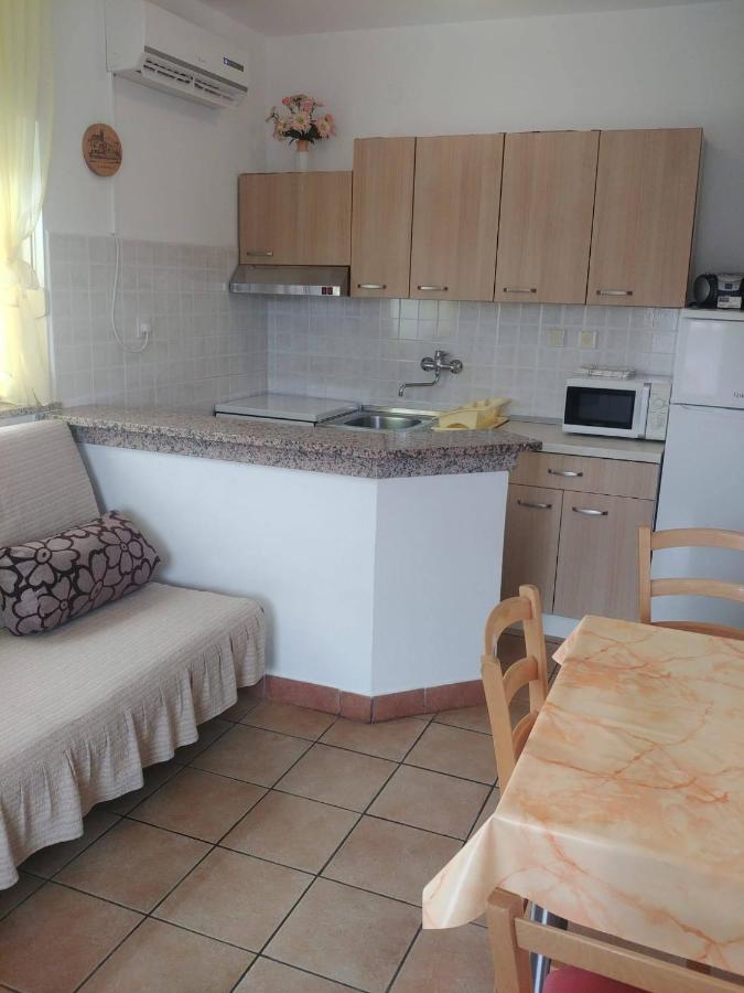 Apartments With A Parking Space Kornic, Krk - 5306 Exterior foto